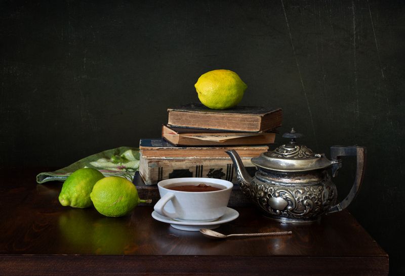 *С белой чашкой чая... фото превью