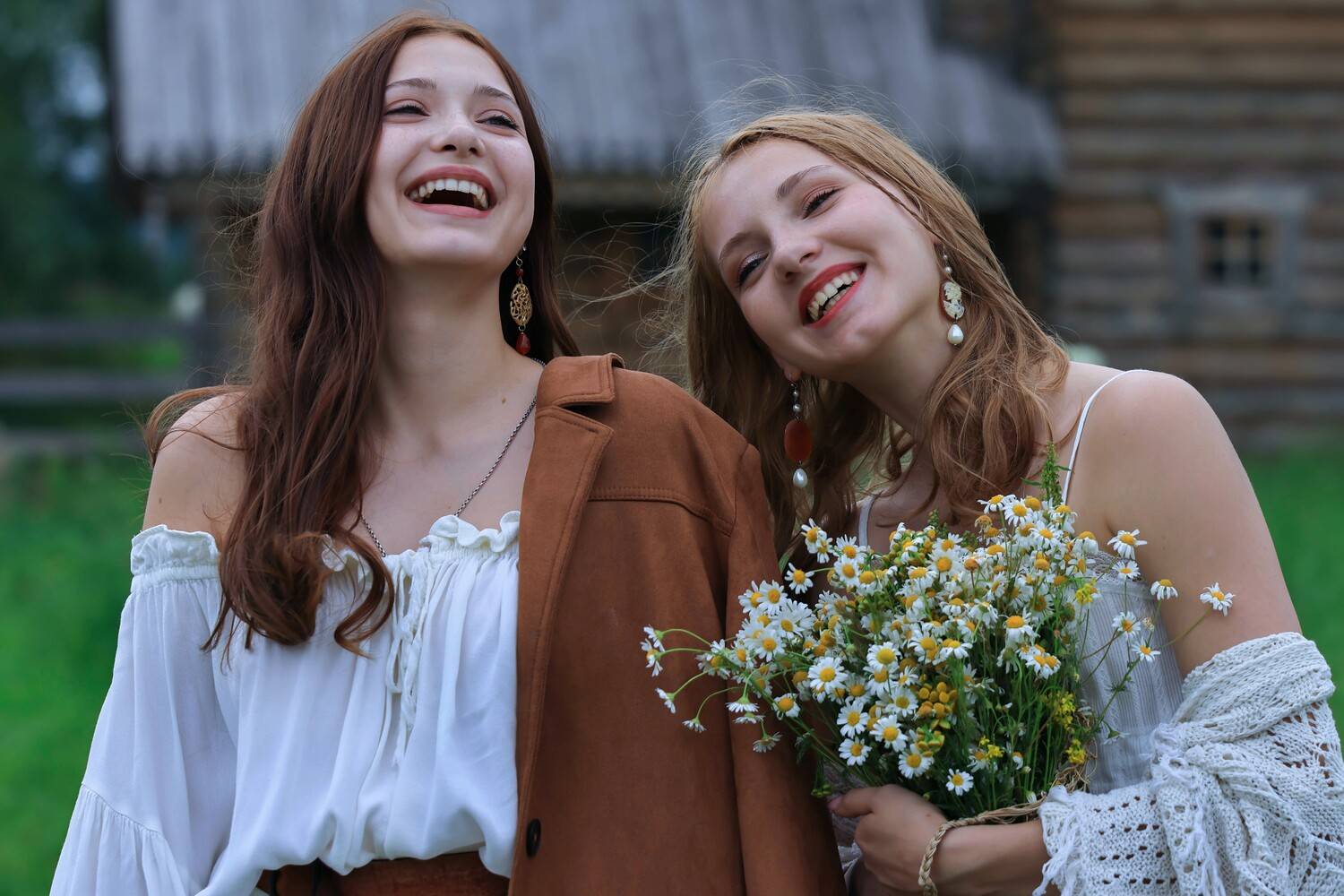 девушки, сестры, деревня, лето, утро, август, хорошее настроение, улыбки, смех, Герцен Наталья
