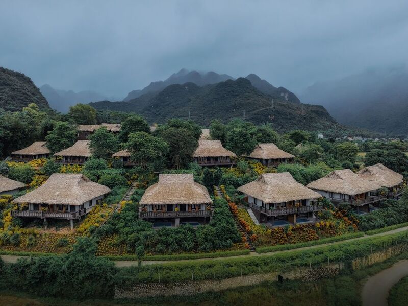 Вьетнам путешествие Туманным утром фото превью