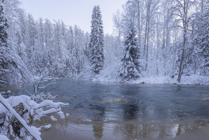 Зимняя речка фото превью