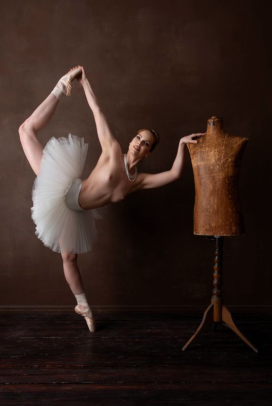 model, fine art, sexy, sensual, colour, woman, female, body, erotica, glamour, curves, portrait, beautiful, fashion, red lips, Fanny фото превью