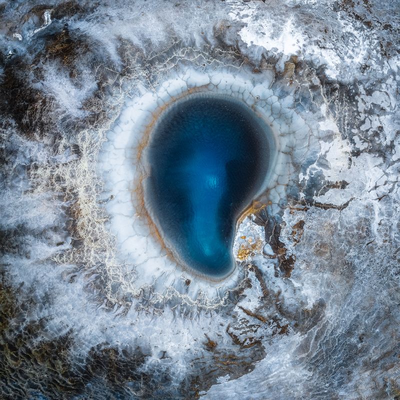 Жемчужная сережка без девушки фото превью