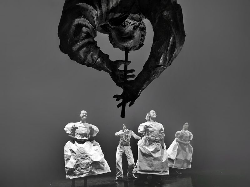 дудка, общество, танец, призрак, ритм, свет, тьма Призраки не по своей воле фото превью