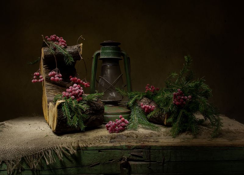 натюрморт, сундук, ель, калина На старом сундуке... фото превью