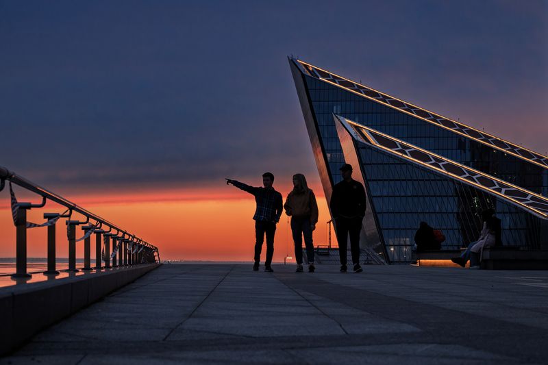 Закат на набережной фото превью