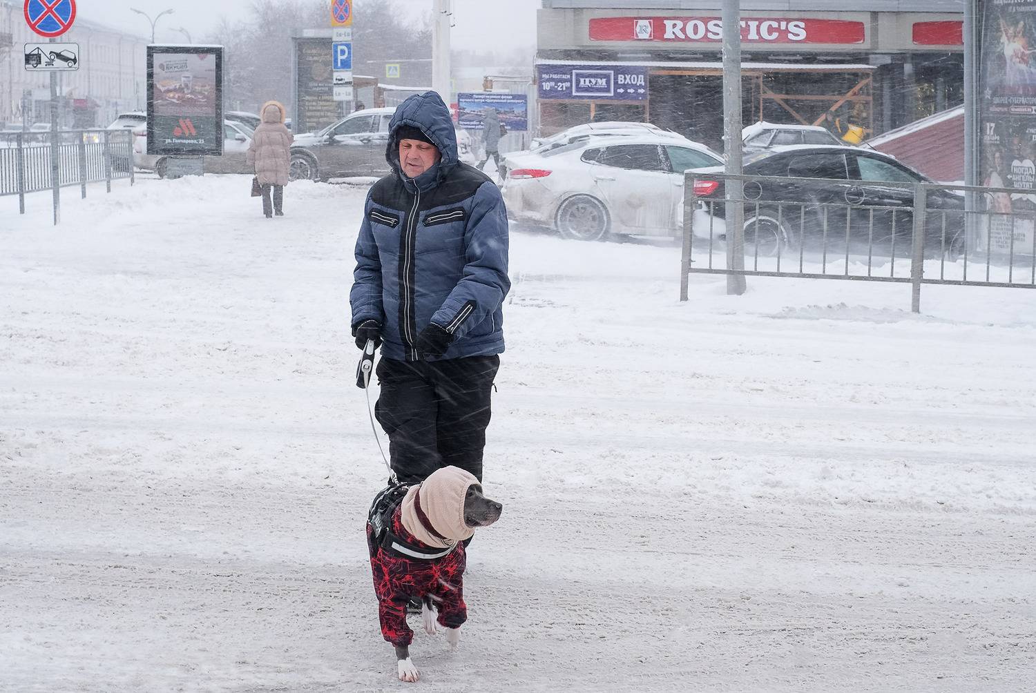 зима город улица  снег люди, Владислав Никишин