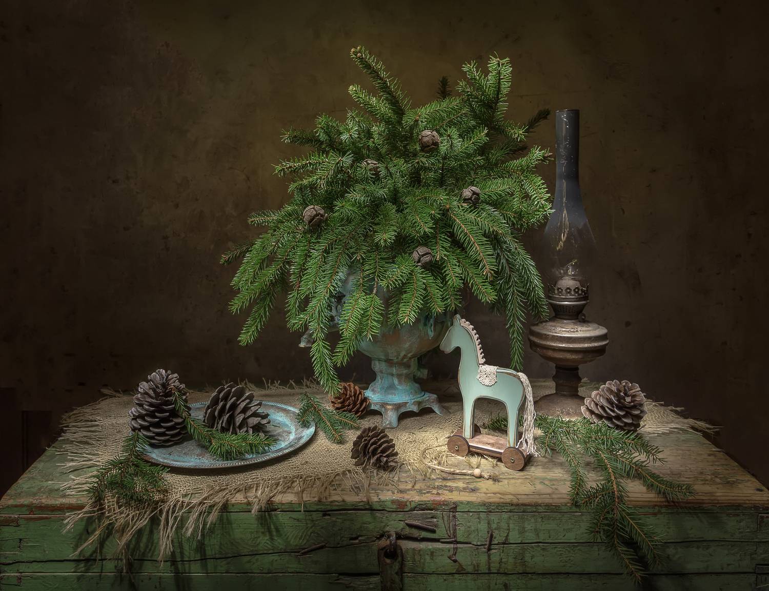натюрморт, самовар, сундук, лошадка, ель, шишки, Татьяна Феденкова