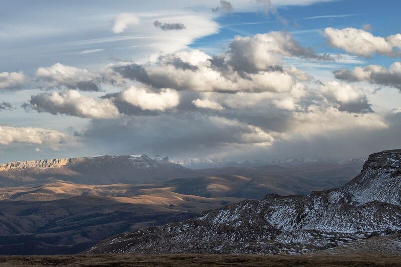горы Кавказа игра света фото превью