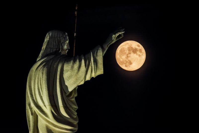 кавказ, кмв, кавказские минеральные воды, лунная ночь, полнолуние, луна, ессентуки, скульптура, ночной город, fullmoon, moon Свети! фото превью