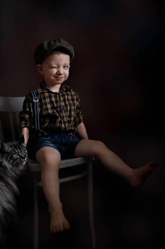 Мальчик и кот