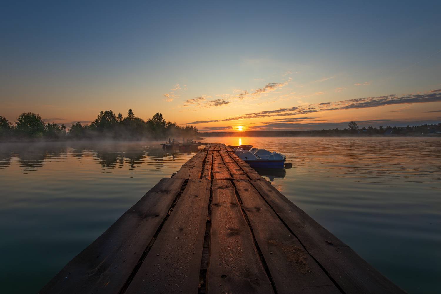 утро, рассвет, река, мостик, небо, облака, солнце, туман, лодки, отражение, Виталий Полуэктов
