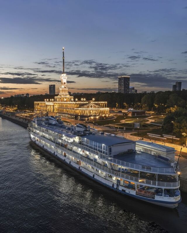 москва, москва прекрасная, вечерняя москва, речной вокзал, москва река, теплоход, москва ночная Северный речной вокзал Москвы фото превью