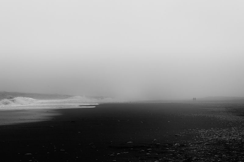 blackandwhite, bnwlandscape, fineartphotography, seascape, minimalism, solitude, emptiness, silence, vulnerability, fog, atmosphere, negative_space, scale, humanfigure, negativespace, Two against the void фото превью