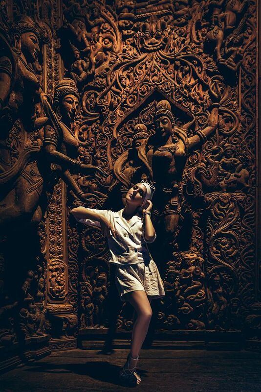 woman, portrait, fashion, beauty, indoors Between Gods and Grace фото превью