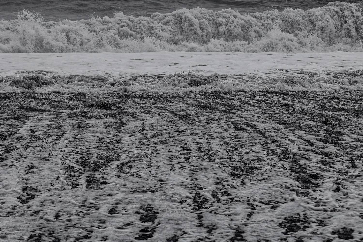 seascape, blackandwhite, monochrome, fineartphotography, abstractlandscape, minimalism, conceptualphotography, naturepatterns, rhythm, impermanence, time, erosion, shoreline, ocean, artphotography, Josefa Calzado Canelada