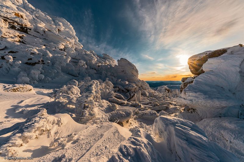 шерегеш, утро, скалы верблюды, иней, пихты, кедры, снег, гора курган, горная шория, мороз, зима, сибирь Царство Снежной Королевы фото превью