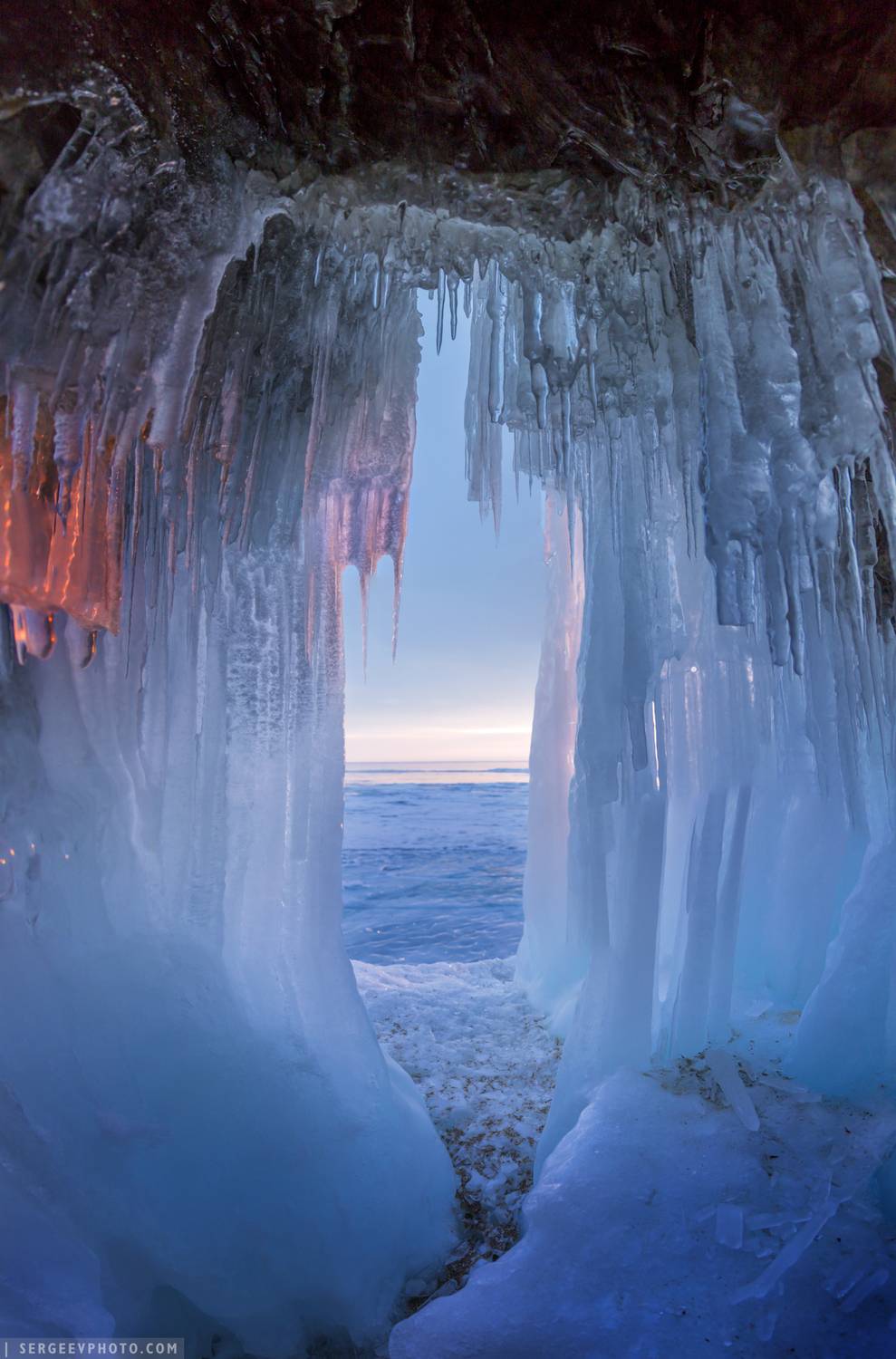 байкал, сибирь, грот, зима, байкальский лед, иркутская область, зимний байкал, ольхон, озеро байкал, природа, пейзаж, baikal, siberia, grotto, winter, baikal ice, winter baikal, olkhon, lake baikal, nature, landscape, Сергеев Кирилл
