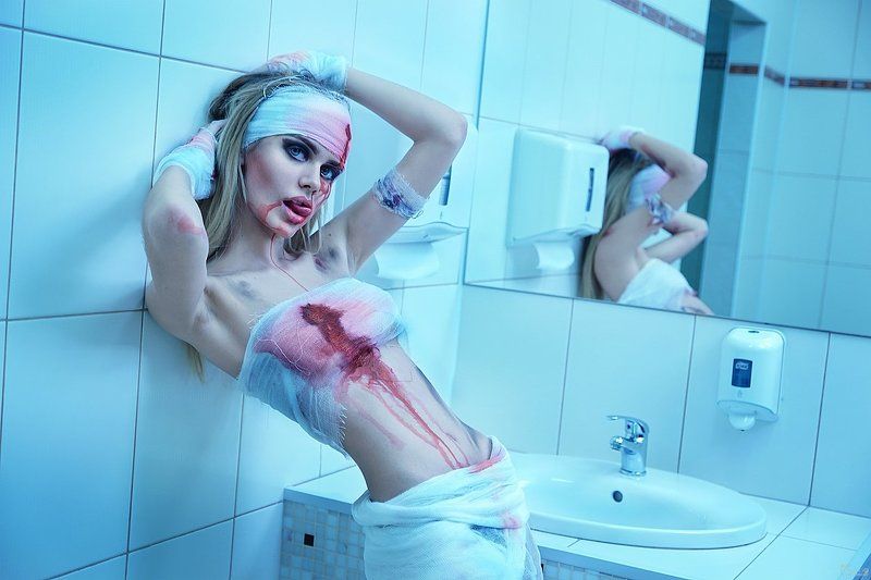 кровь, бинты, ванная Таня фото превью