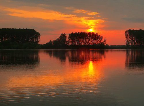 Утро на реке Дунай