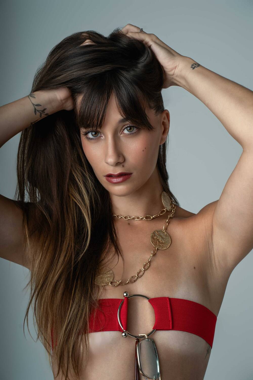 portrait red female photoshoot, Jean