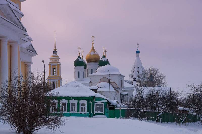 коломна, соборная площадь, кремль, архитектура Коломна. Купола Соборной площади. фото превью