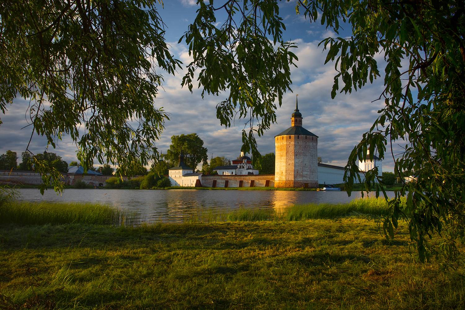 кириллов, монастырь, башня, лето, Колтакова Наталия