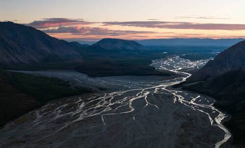 Река Тирехтях на рассвете.