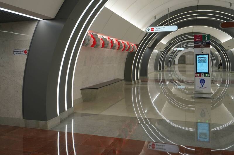 In the subway фото превью