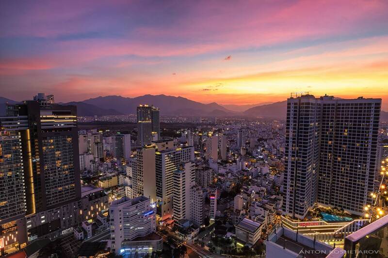 Городской закат фото превью