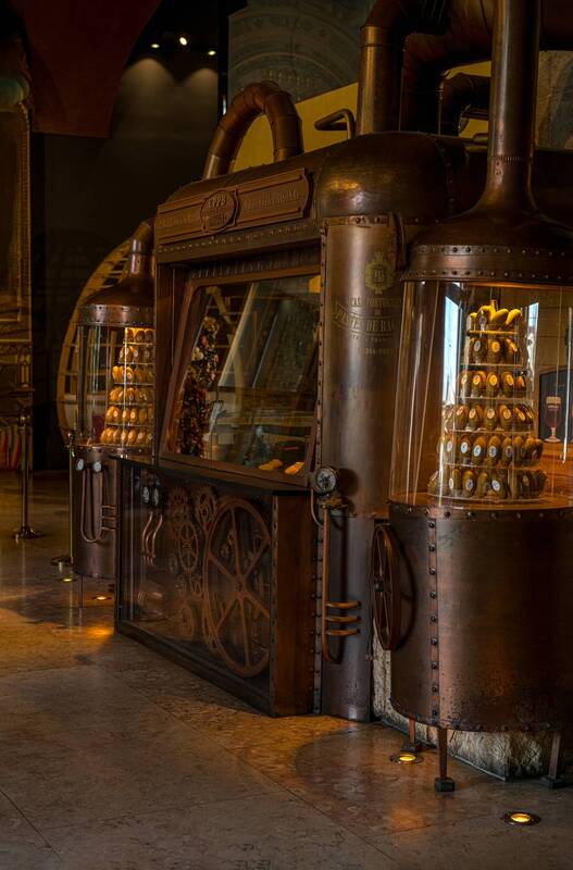 Интерьеры Лиссабона. Ресторан Museu da Cerveja фото превью