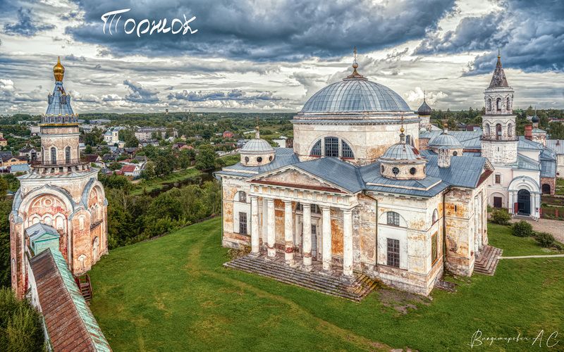 борисоглебский монастырь торжок собор свечная башня введенская церковь Борисоглебский монастырь с высоты. фото превью