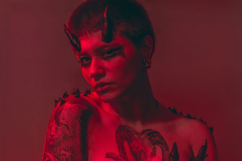 Демон во мне фото превью