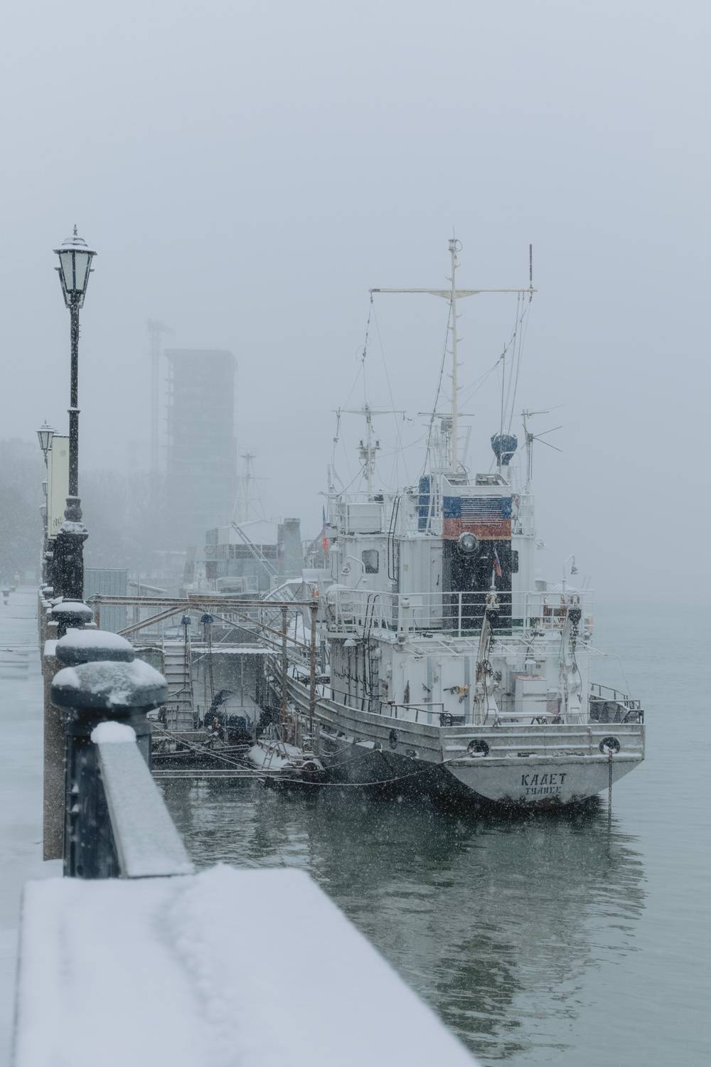 boat, ship, rostov, river, snowfall, embankment,, Бугримов Егор