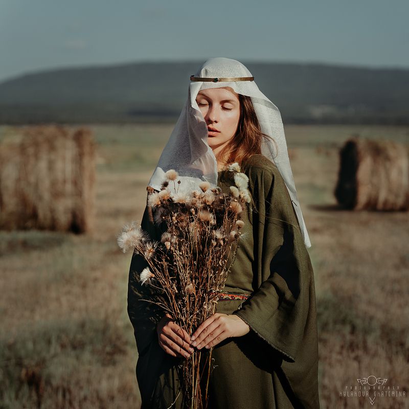 поле, романтика, средневековье, природа, урал, сено, девушка  фото превью