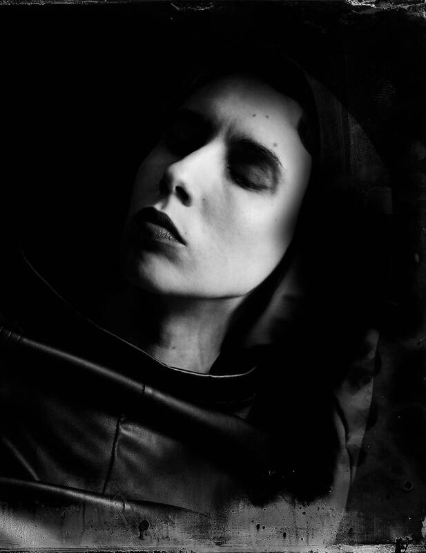 Автопортрет фото превью