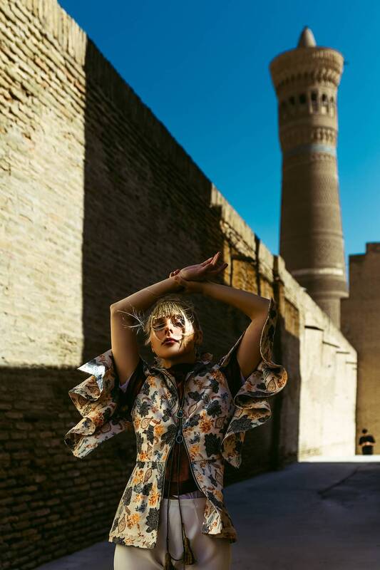 woman, portrait, fashion, beauty, outdoors Silhouettes of silk and stone фото превью