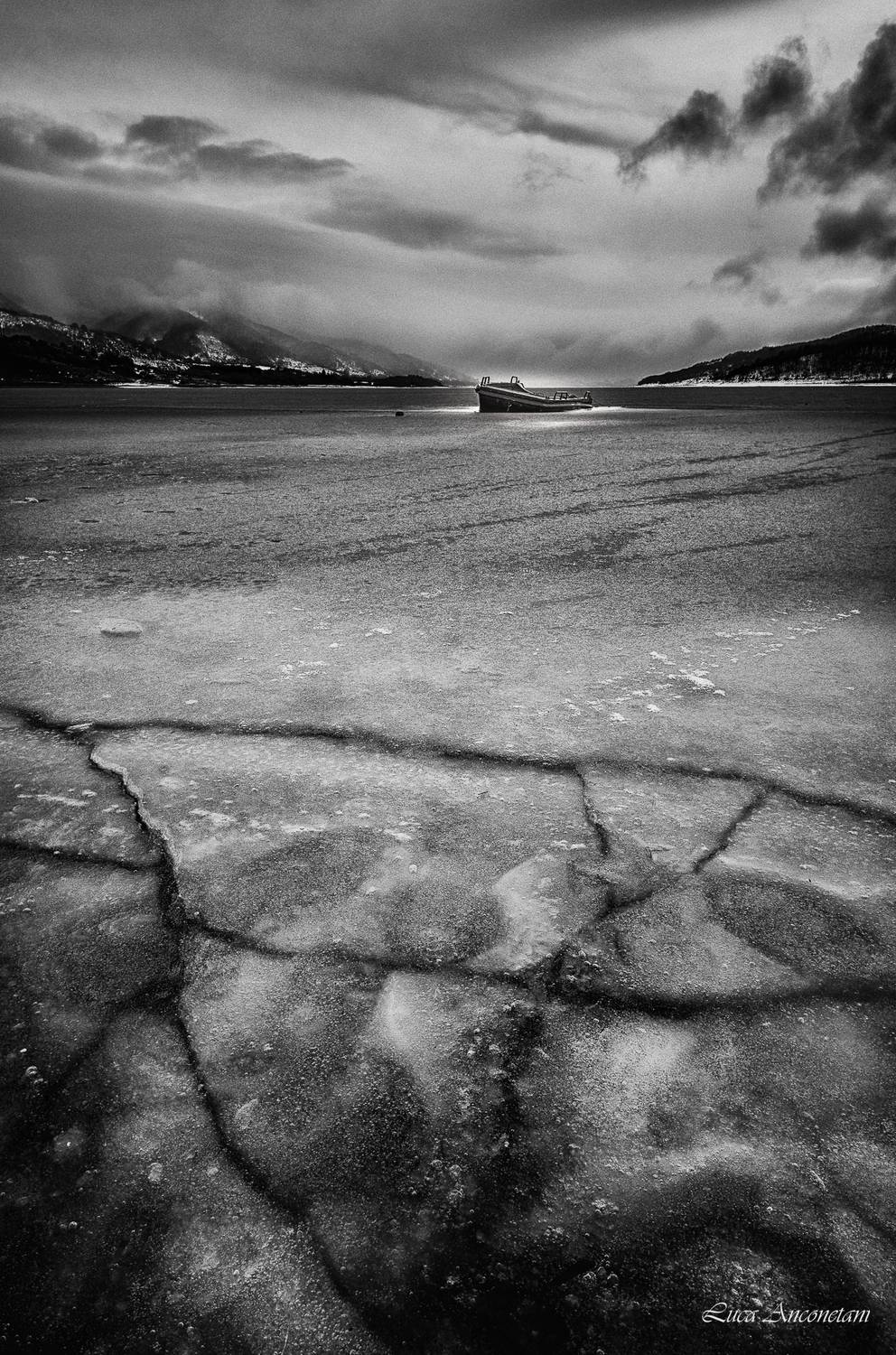 lake cold winter abruzzo campotosto nature, Anconetani Luca