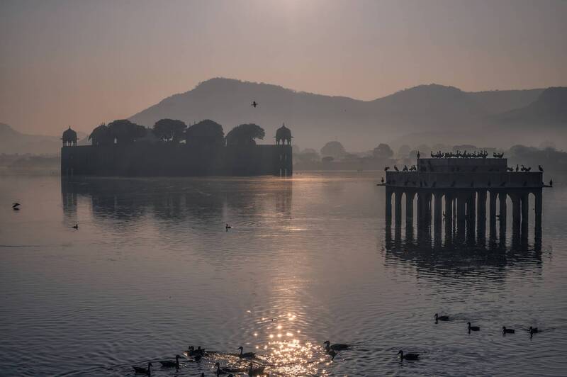 Джал-Махал: водный дворец в городе Джайпур, Индия. фото превью