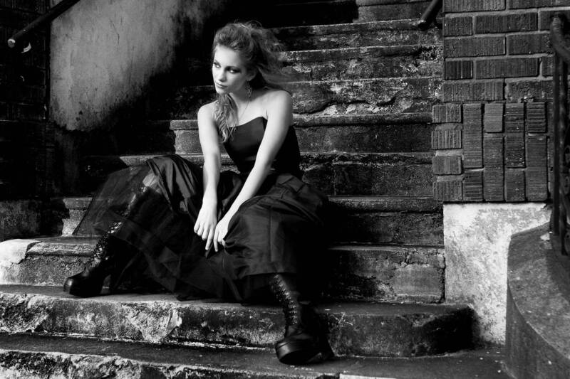 monochrome, bnw, model, gown, mood, teen Bri фото превью