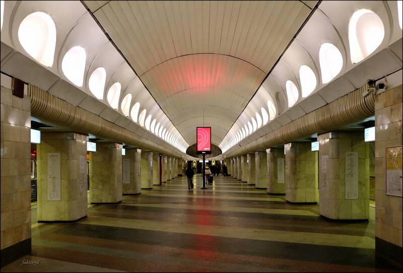 станция метро Римская. Москва фото превью