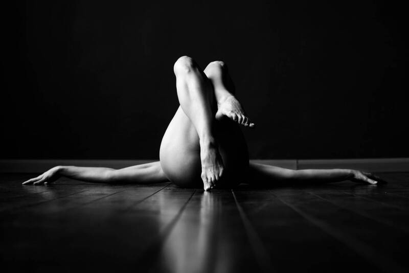 форма тишины, искусство, арт фотография, ню, фотограф москва, ню фотограф, арт фотограф, фотограф в москве, чб, bw, nude,fineart, artphotography, nudeart, blackandwhitephoto, form, silence, conceptualphotography Между вдохом и выдохом фото превью