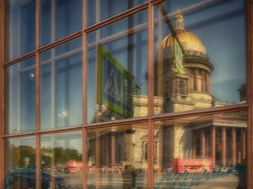 В зазеркалье