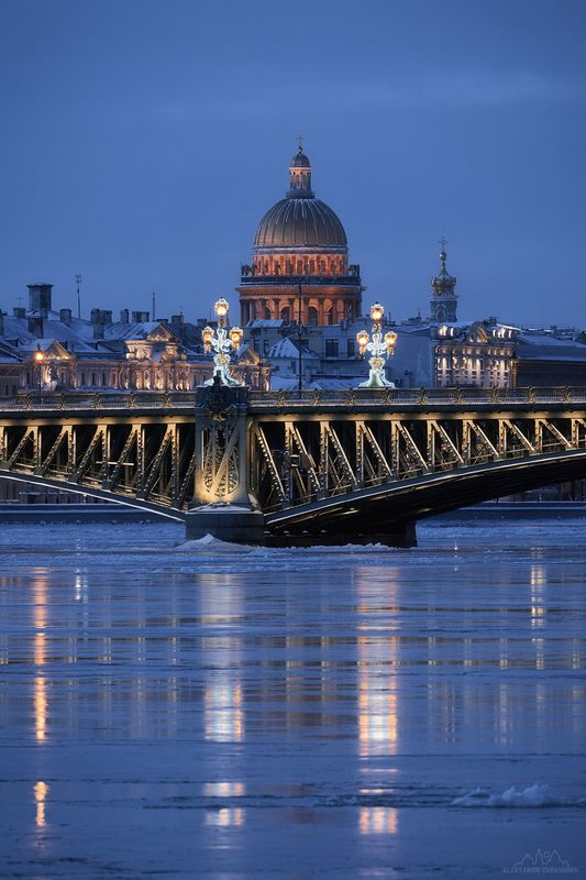Санкт-Петербург, Нева, Исаакиевский собор Зимний вид на Исаакиевский собор и Троицкий мост фото превью