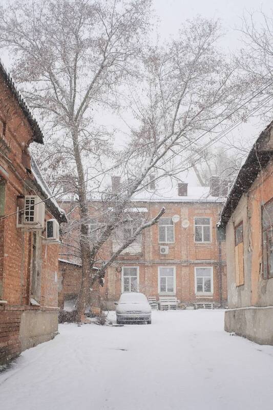 yard, snowfall, winter, frozen, ice, rostov, Провинциальный дворик. фото превью
