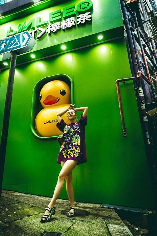 woman, portrait, fashion, beauty, outdoors Sour, sweet, and standing out фото превью