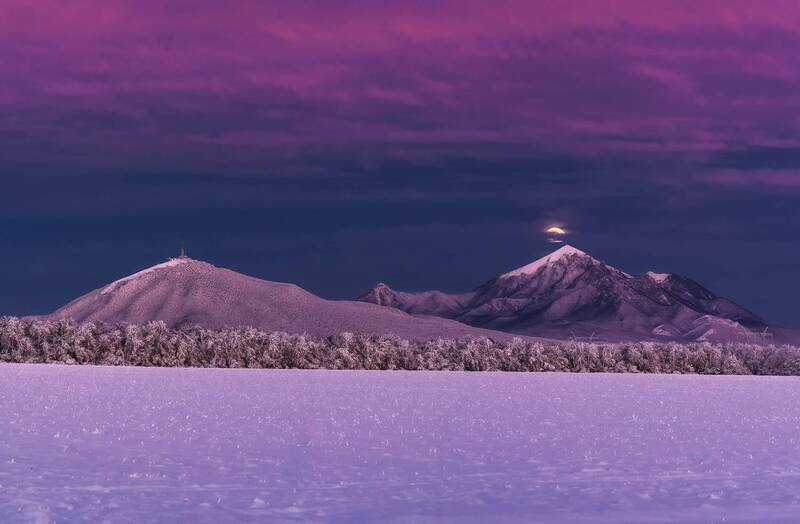 кавказ, кавказские минеральные воды, кмв, горы, бештау, машук, луна, полнолуние, синий час, зимний рассвет Холодный рассвет с луной фото превью