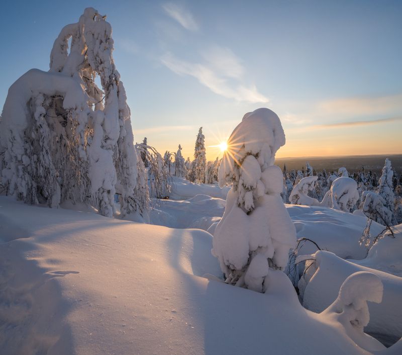 Лучи заката в Каменном городе фото превью
