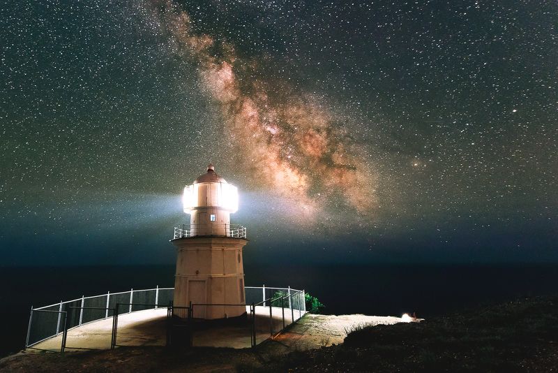 Маяк звезды небо ночь Маяк под звездами фото превью