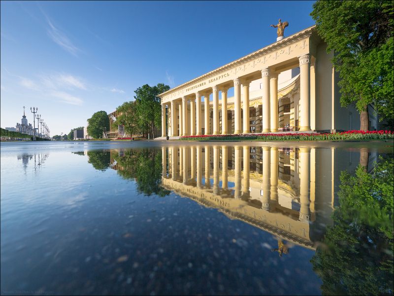 Россия, Москва, город, ВДНХ, павильон, Республика, Беларусь, утро, отражение Россия. Москва. Павильон \