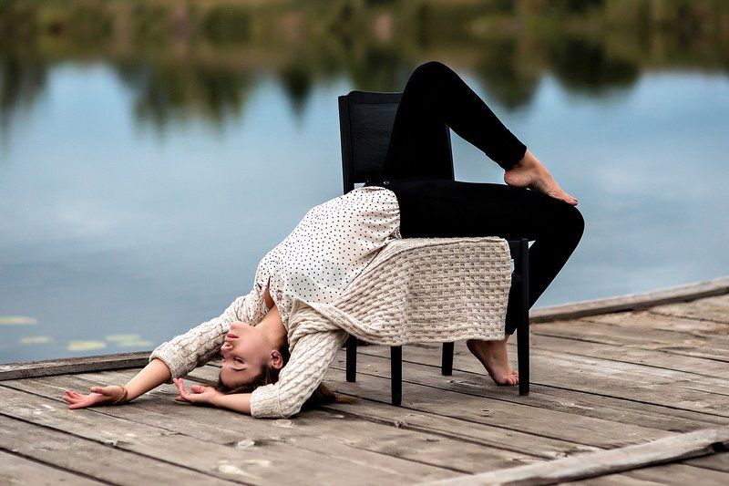 Девушка, Девушка на стуле, Река, Стул *** фото превью